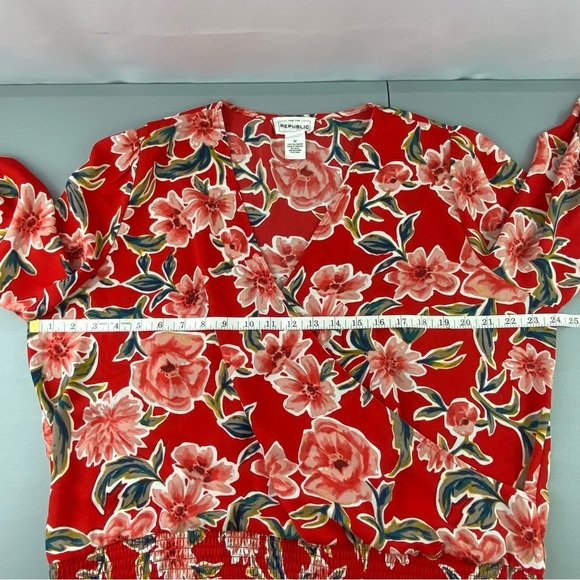 For the Republic Red Floral Bell Sleeve Wrap Surplice Top Sz M - Picture 6 of 11